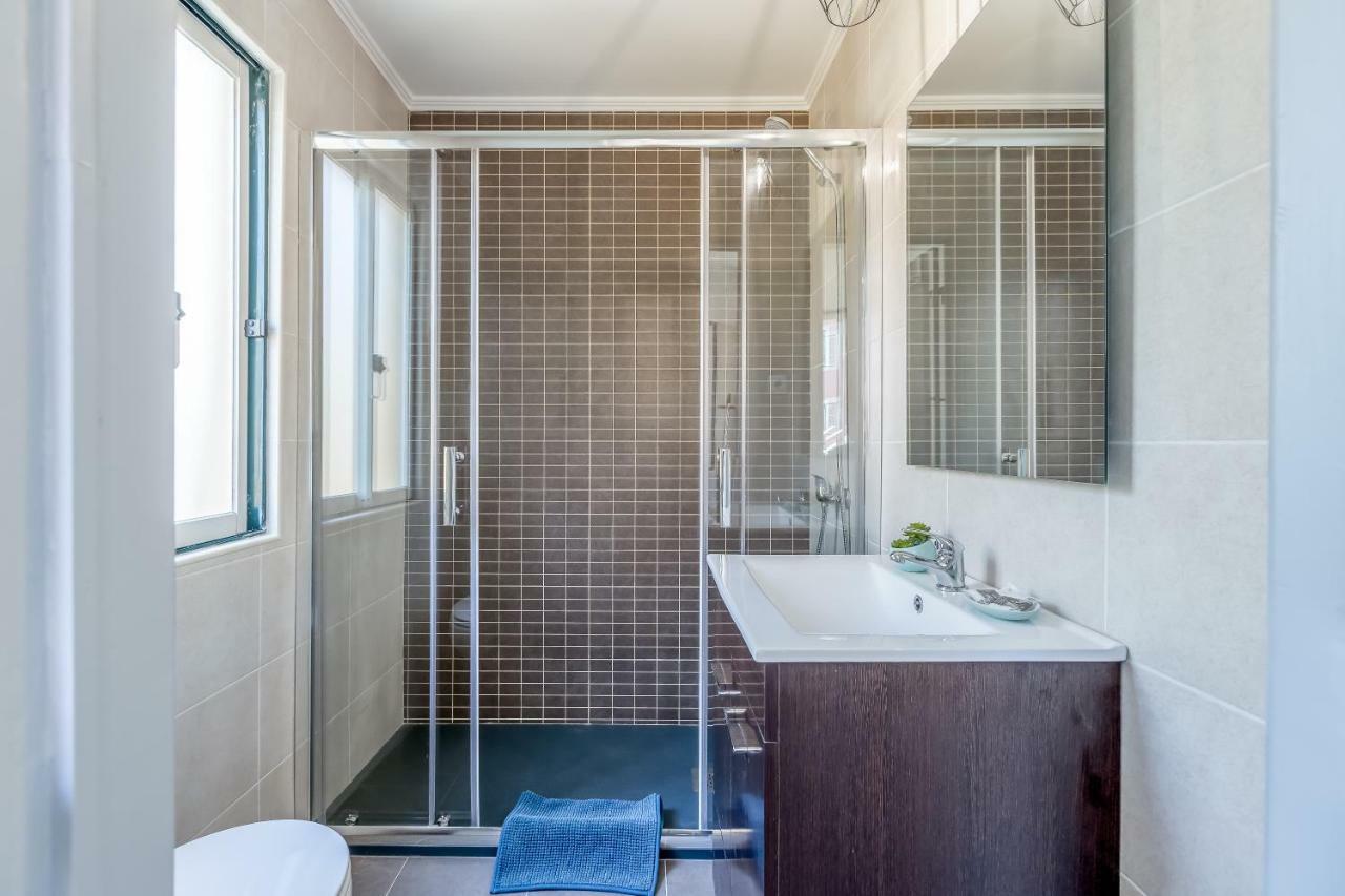 Alfama, Bright And Spacious With Private Terrace, By Timecooler Lisboa Exteriör bild